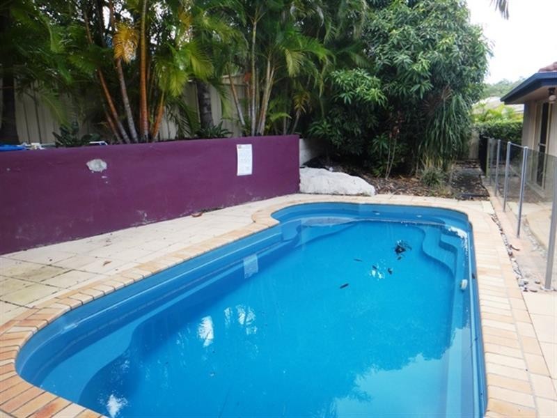 23 Tee Trees Bvd, Arundel QLD 4214