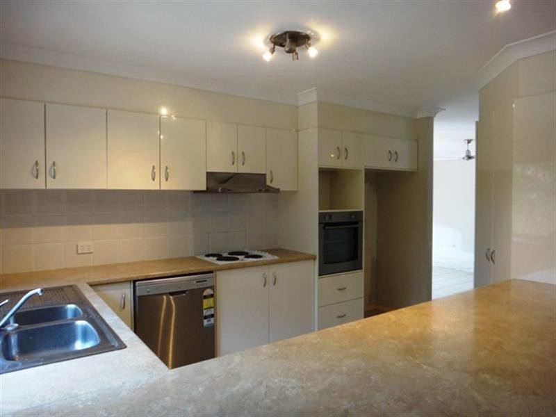 23 Tee Trees Bvd, Arundel QLD 4214