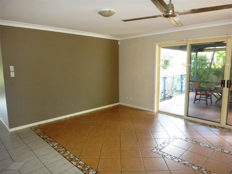 23 Tee Trees Bvd, Arundel QLD 4214