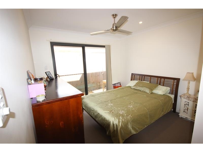 17 Damian Leeding Way, Upper Coomera QLD 4209