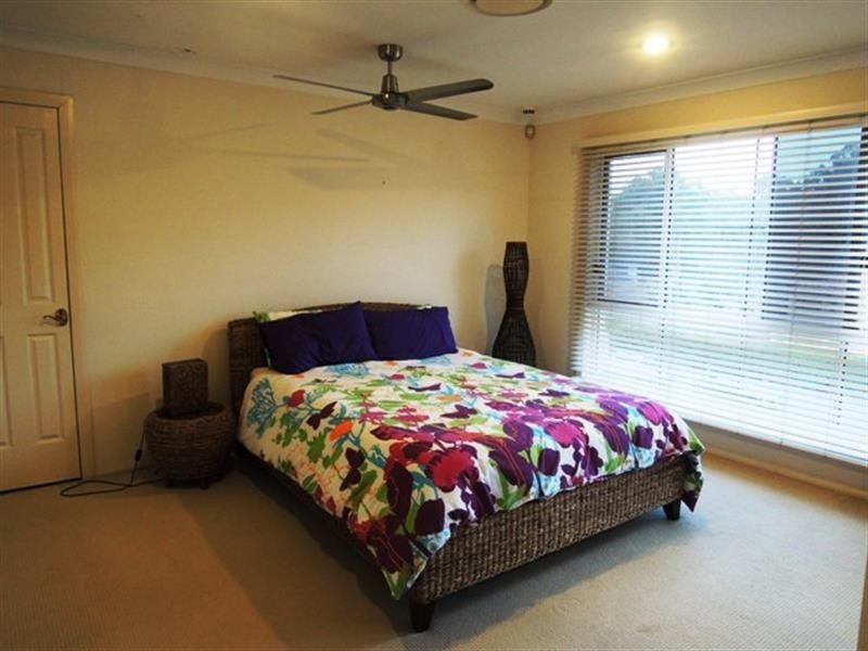 47 Canada Pl, Arundel QLD 4214