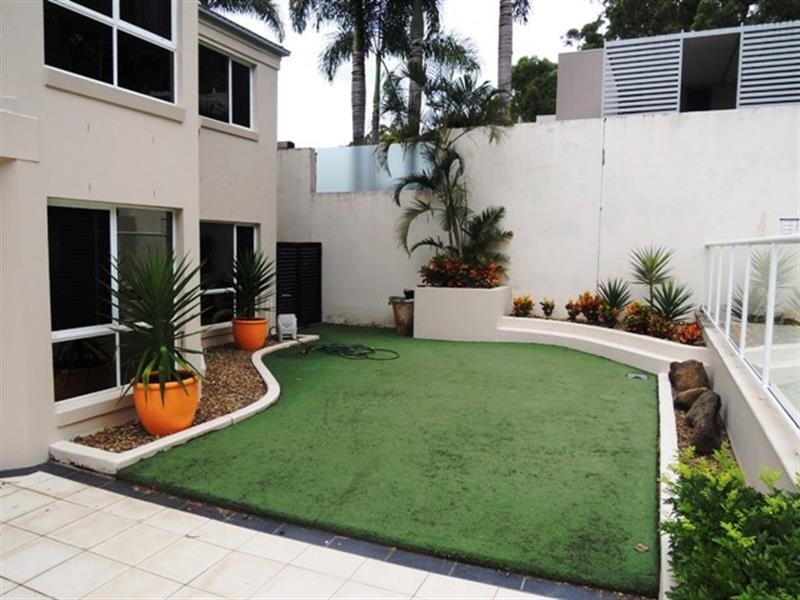 47 Canada Pl, Arundel QLD 4214