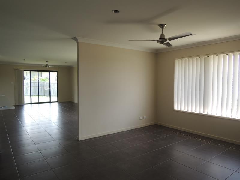 43 Hanover Dr, Pimpama QLD 4209