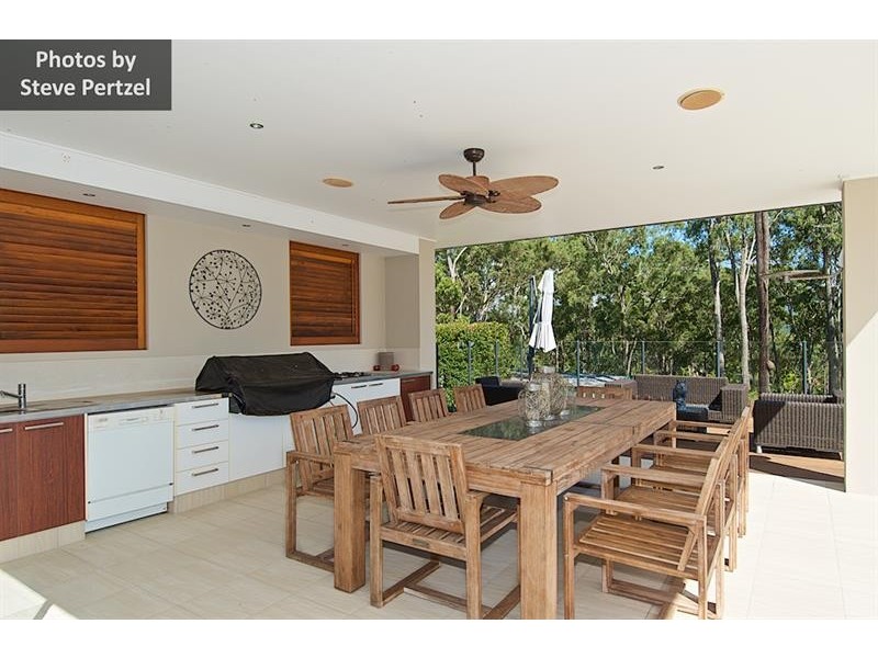 4 Riverdowns Cres, Helensvale QLD 4212