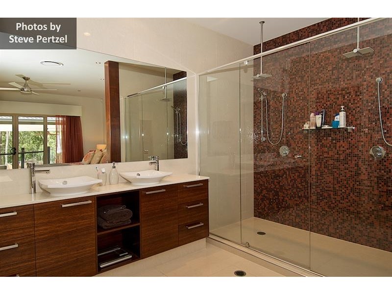 4 Riverdowns Cres, Helensvale QLD 4212