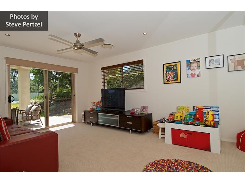 4 Riverdowns Cres, Helensvale QLD 4212