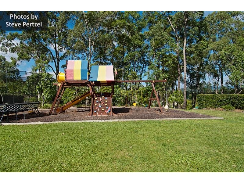 4 Riverdowns Cres, Helensvale QLD 4212
