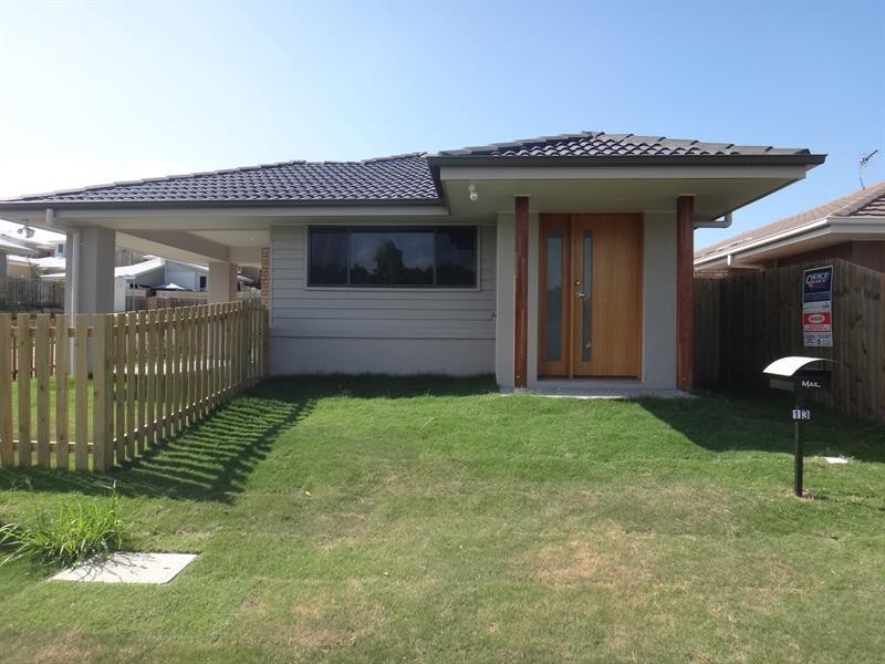 13 Damian Leeding Way, Upper Coomera QLD 4209