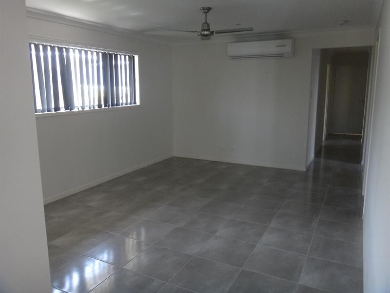 13 Damian Leeding Way, Upper Coomera QLD 4209