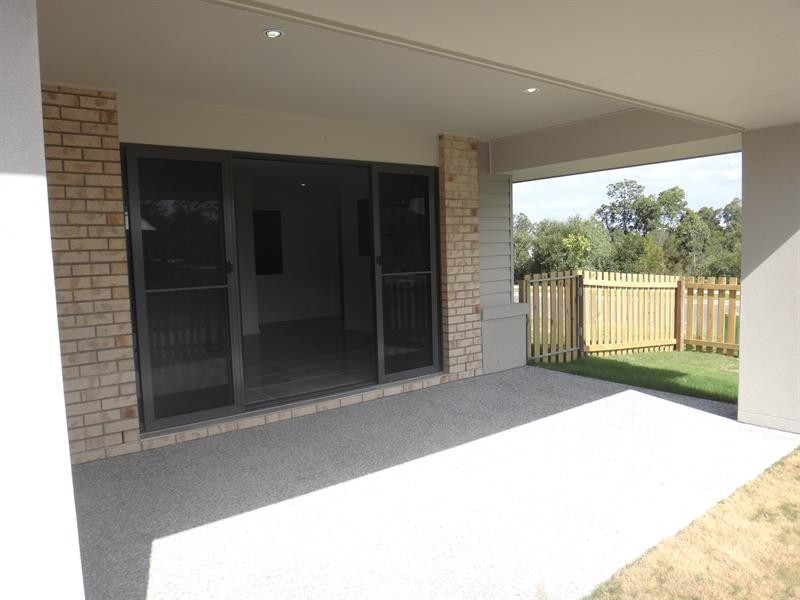13 Damian Leeding Way, Upper Coomera QLD 4209