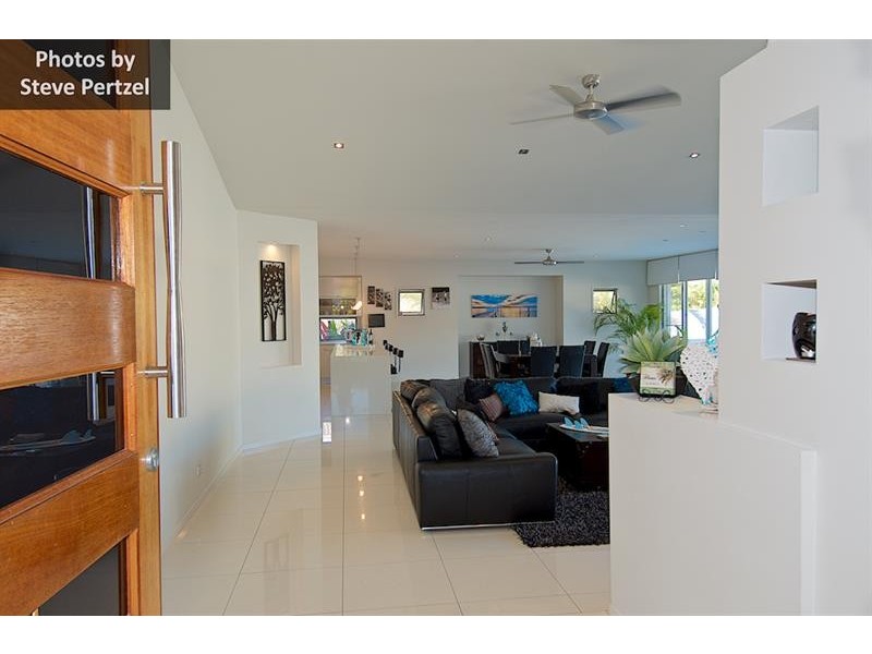 1 Midhurst Ct, Arundel QLD 4214