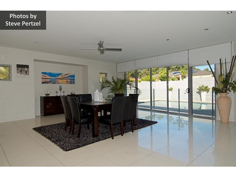 1 Midhurst Ct, Arundel QLD 4214