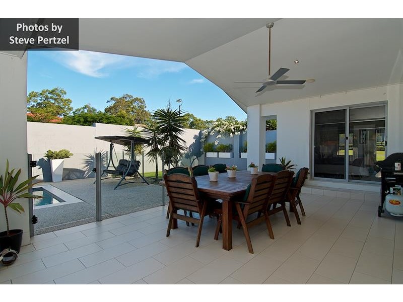 1 Midhurst Ct, Arundel QLD 4214