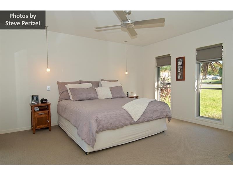 1 Midhurst Ct, Arundel QLD 4214