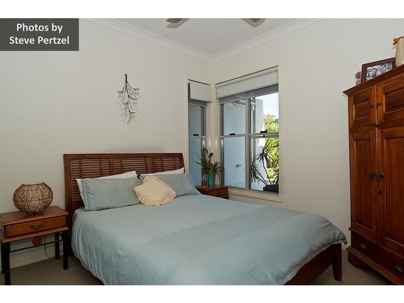 1 Midhurst Ct, Arundel QLD 4214