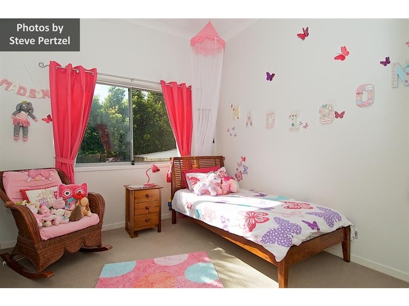 1 Midhurst Ct, Arundel QLD 4214