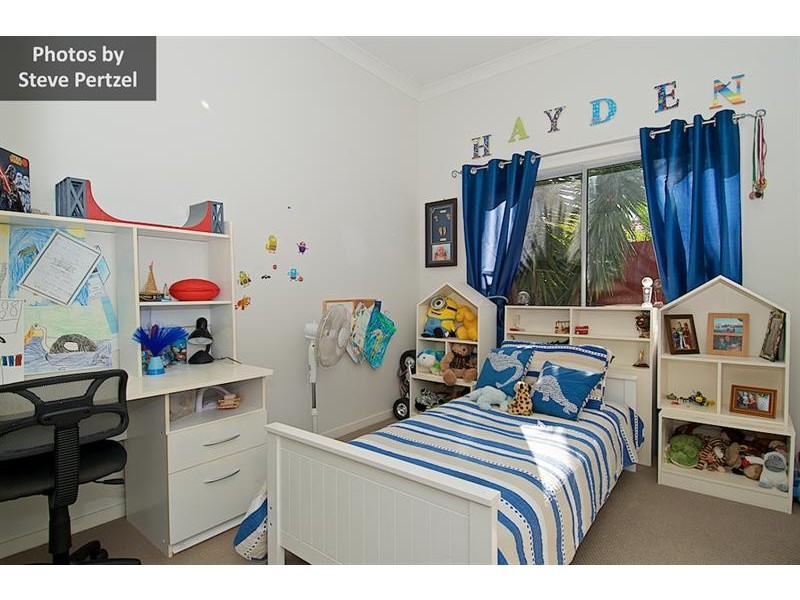 1 Midhurst Ct, Arundel QLD 4214
