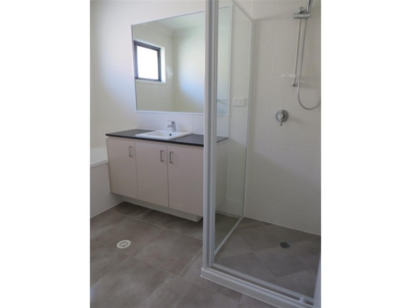 1 Sapphire Pl, Pimpama QLD 4209