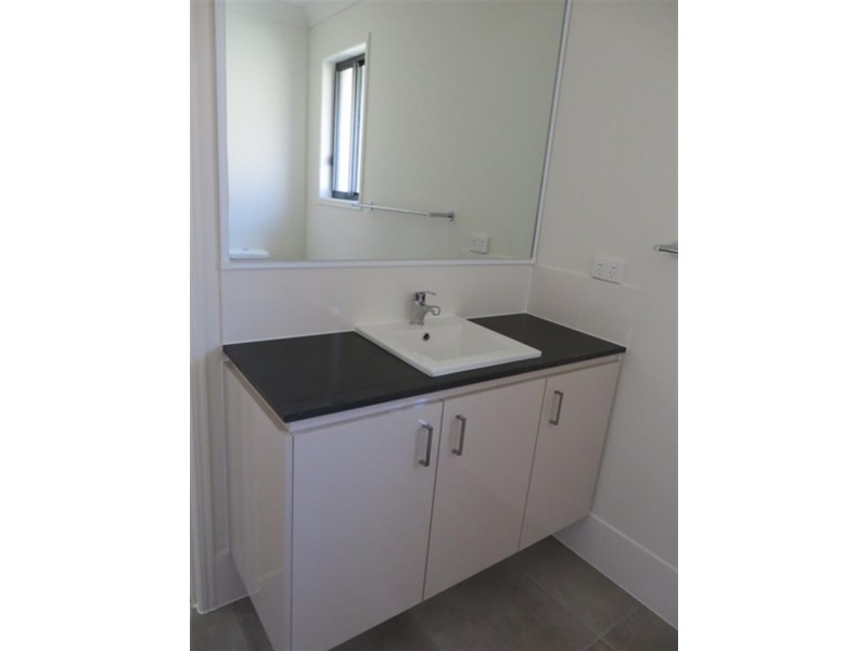1 Sapphire Pl, Pimpama QLD 4209