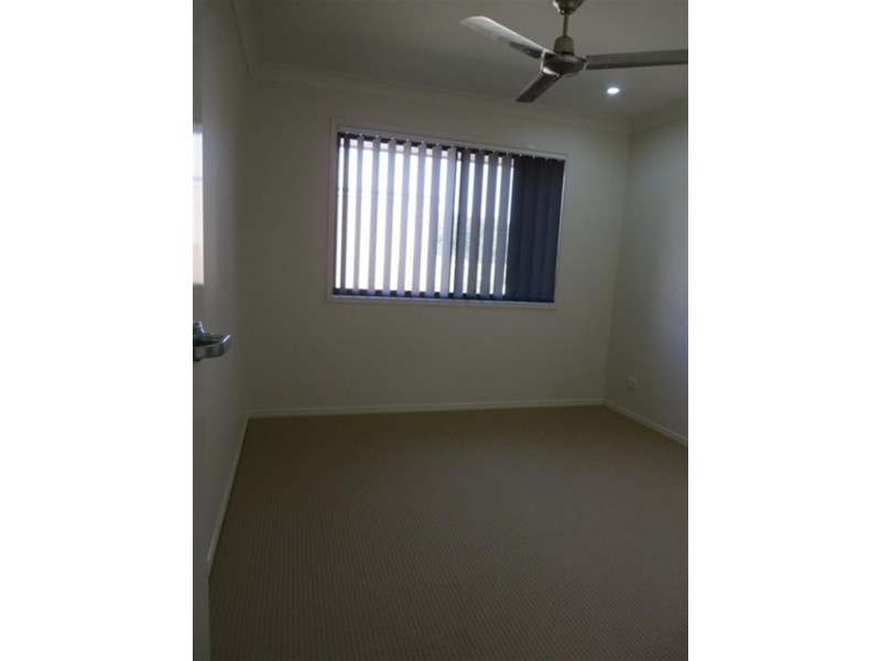 1 Sapphire Pl, Pimpama QLD 4209