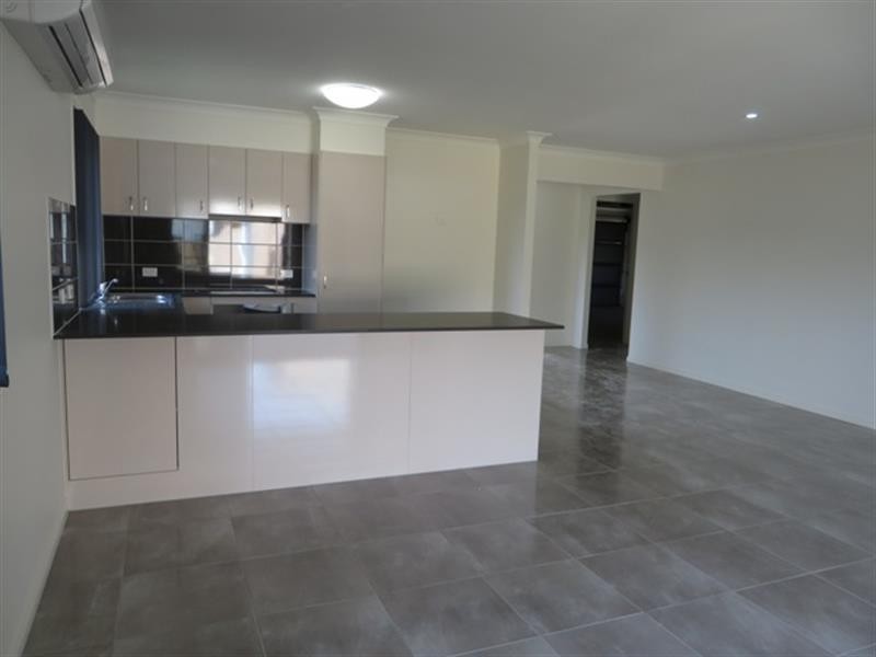 1 Sapphire Pl, Pimpama QLD 4209