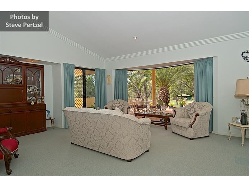 19 Hazel Ct, Arundel QLD 4214