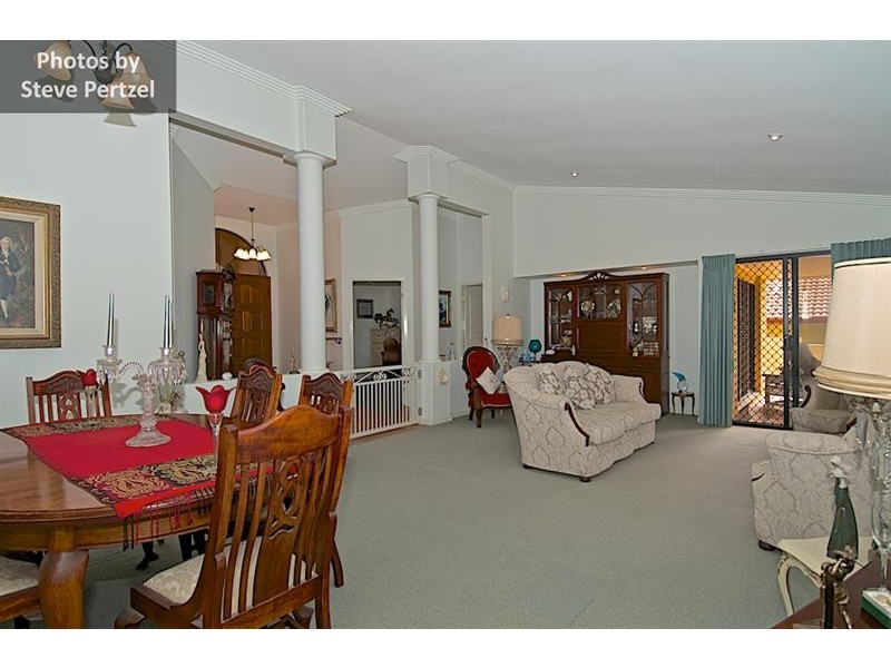 19 Hazel Ct, Arundel QLD 4214