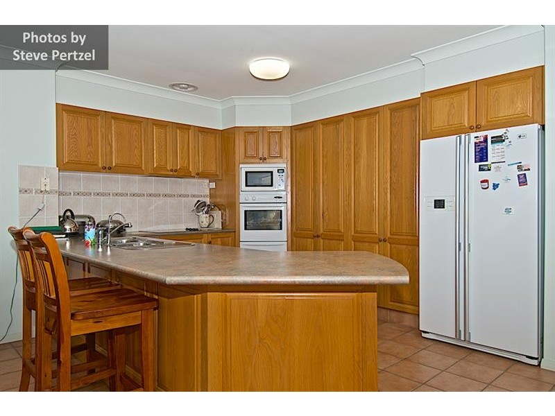 19 Hazel Ct, Arundel QLD 4214
