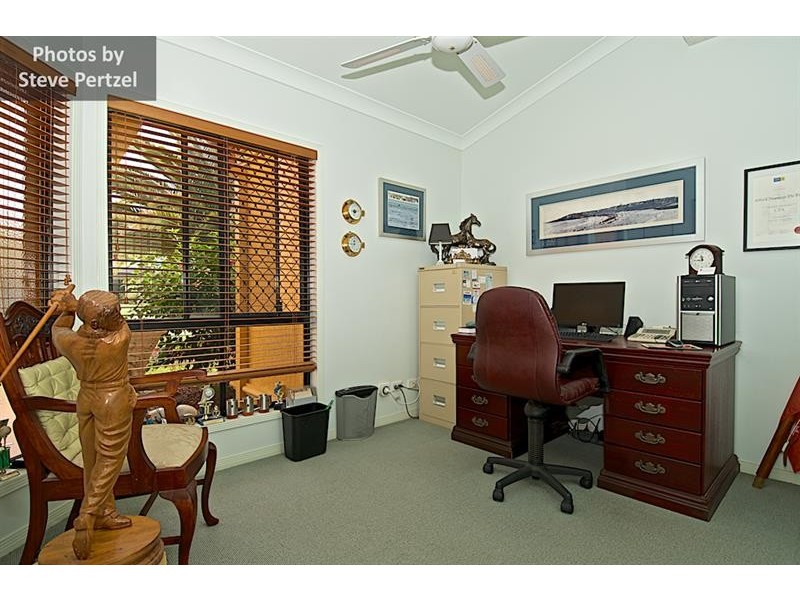 19 Hazel Ct, Arundel QLD 4214