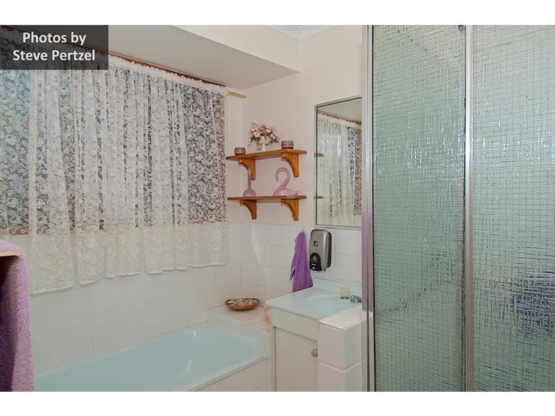 1/181 Olsen Ave, Labrador QLD 4215