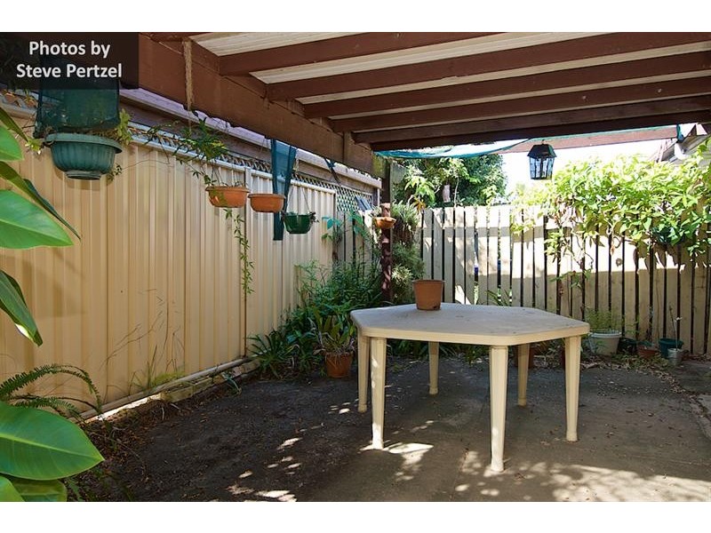 1/181 Olsen Ave, Labrador QLD 4215