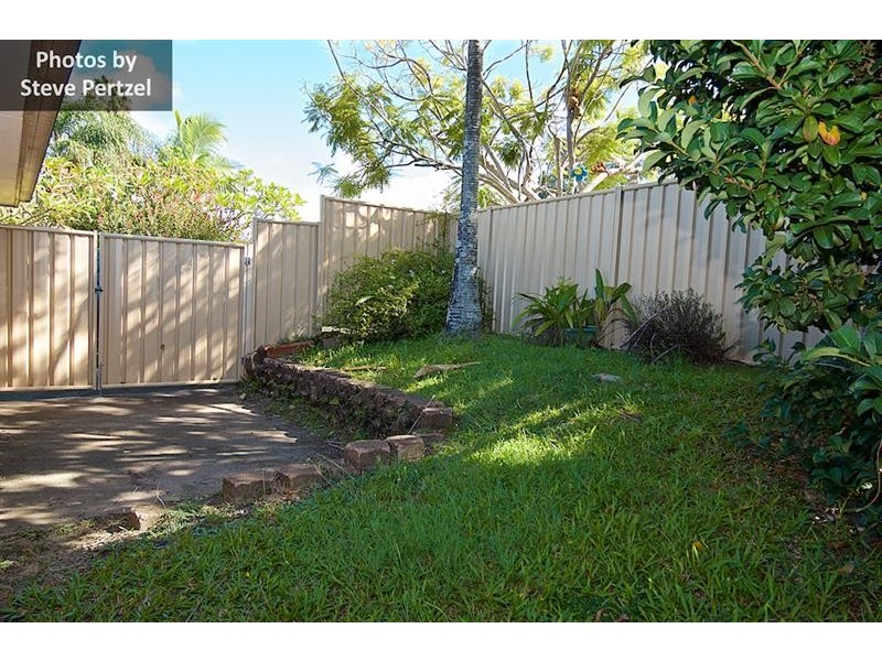 1/181 Olsen Ave, Labrador QLD 4215