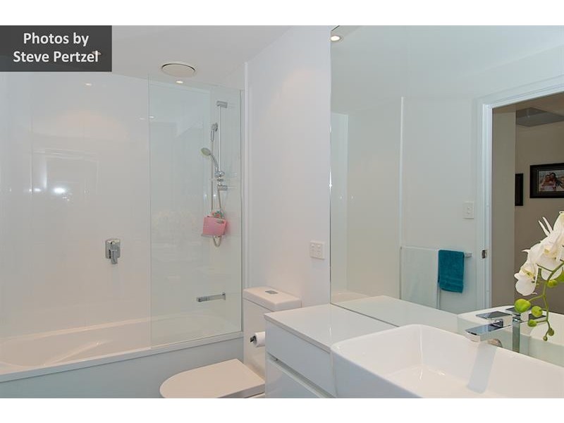 409/15 Compass Dr, Biggera Waters QLD 4216