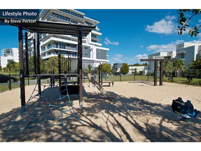 409/15 Compass Dr, Biggera Waters QLD 4216
