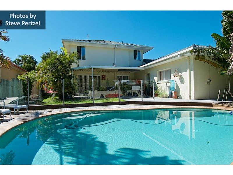 1 Delonix Ct, Arundel QLD 4214