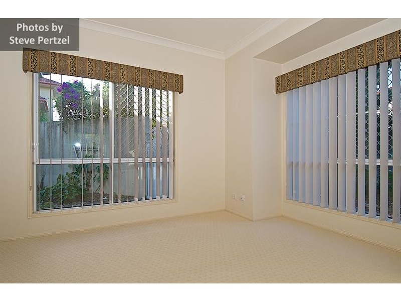 1 Delonix Ct, Arundel QLD 4214
