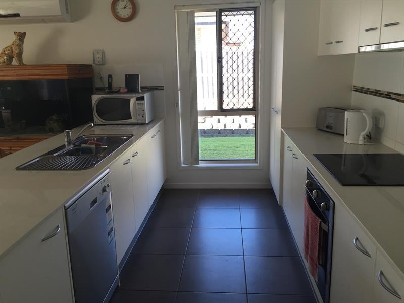 9 Skyline Cct, Windaroo QLD 4207