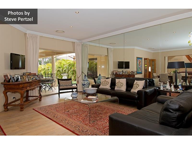 92 Arun Dr, Arundel QLD 4214