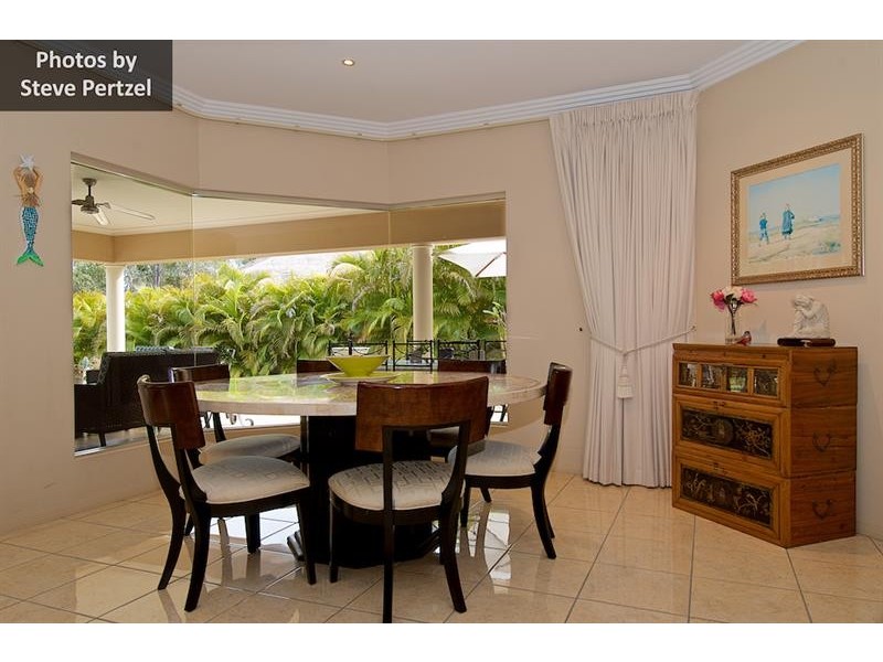 92 Arun Dr, Arundel QLD 4214