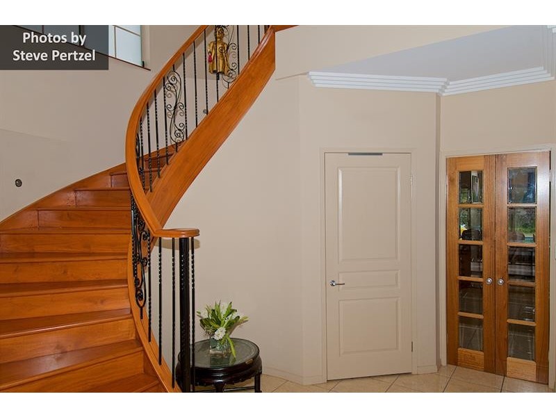 92 Arun Dr, Arundel QLD 4214