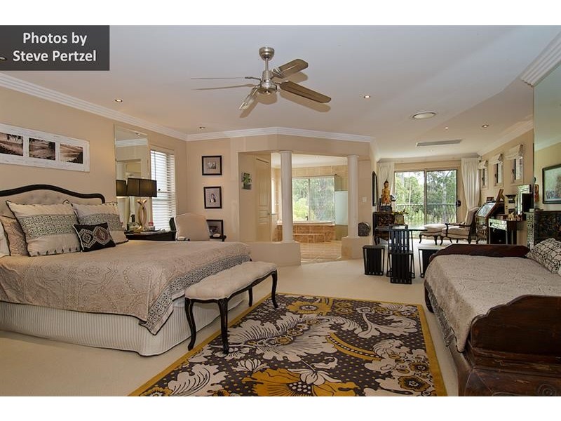 92 Arun Dr, Arundel QLD 4214