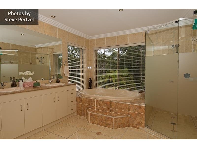 92 Arun Dr, Arundel QLD 4214