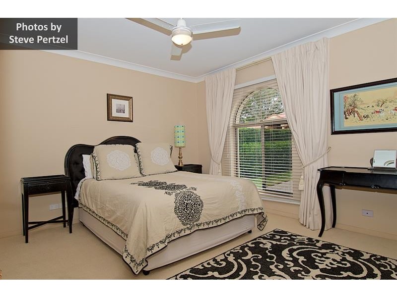 92 Arun Dr, Arundel QLD 4214