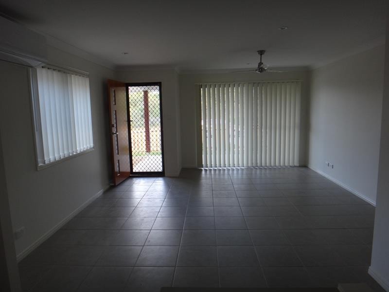 19 Damian Leeding Way, Upper Coomera QLD 4209