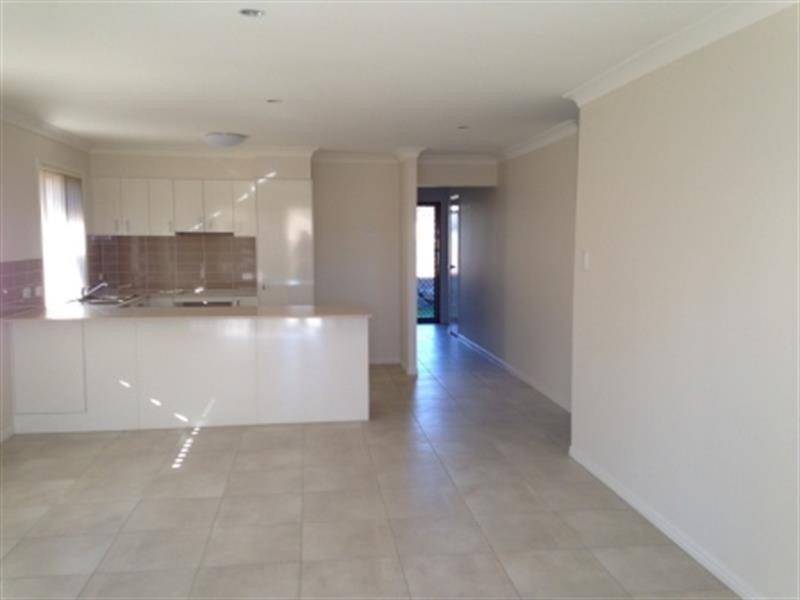 10 Sapphire  Pl, Pimpama QLD 4209