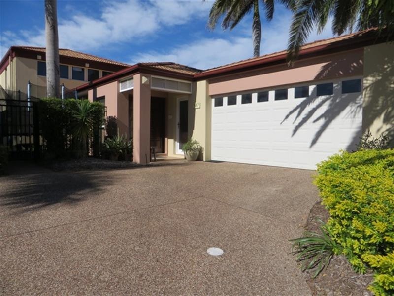 557 Oyster Cove Prom, Helensvale QLD 4212