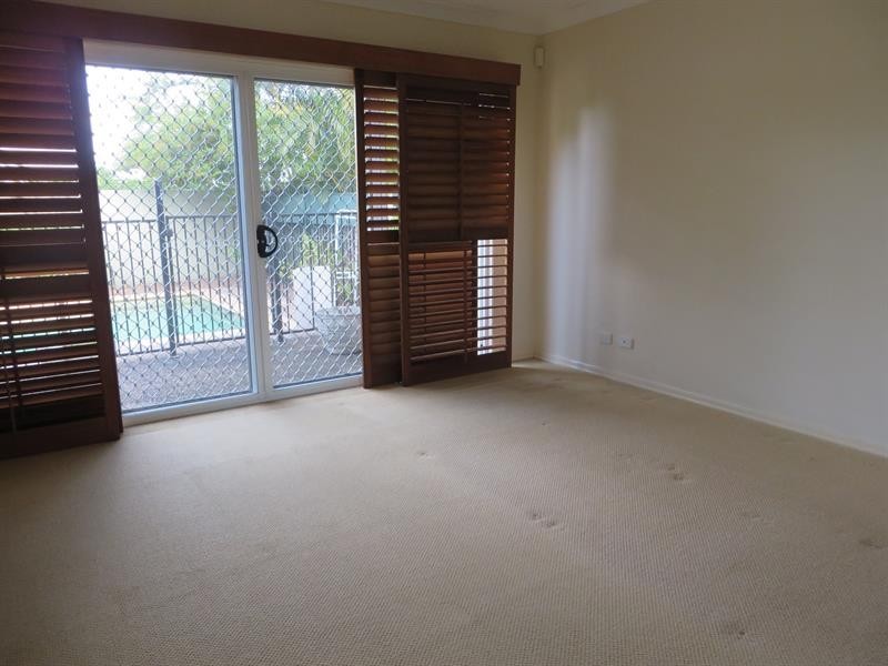 557 Oyster Cove Prom, Helensvale QLD 4212