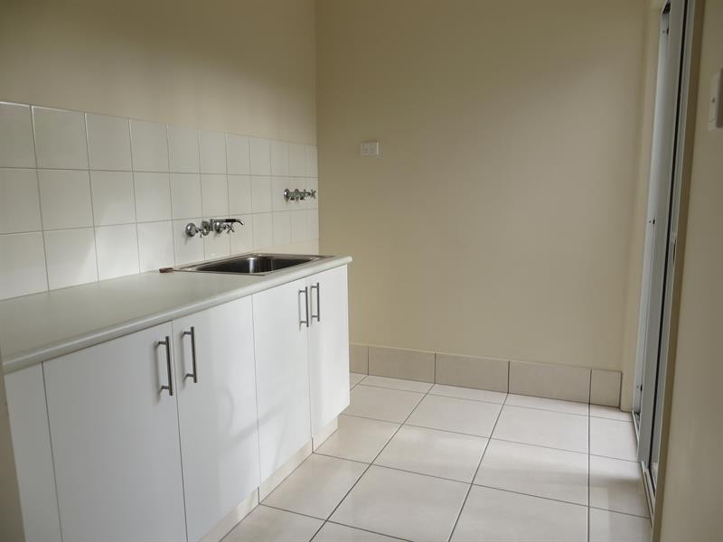 557 Oyster Cove Prom, Helensvale QLD 4212