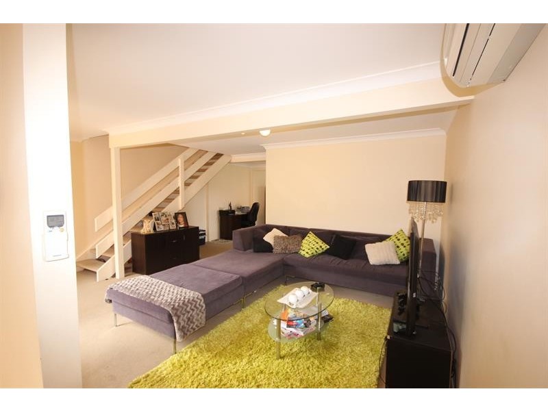 3/146 Central St, Labrador QLD 4215