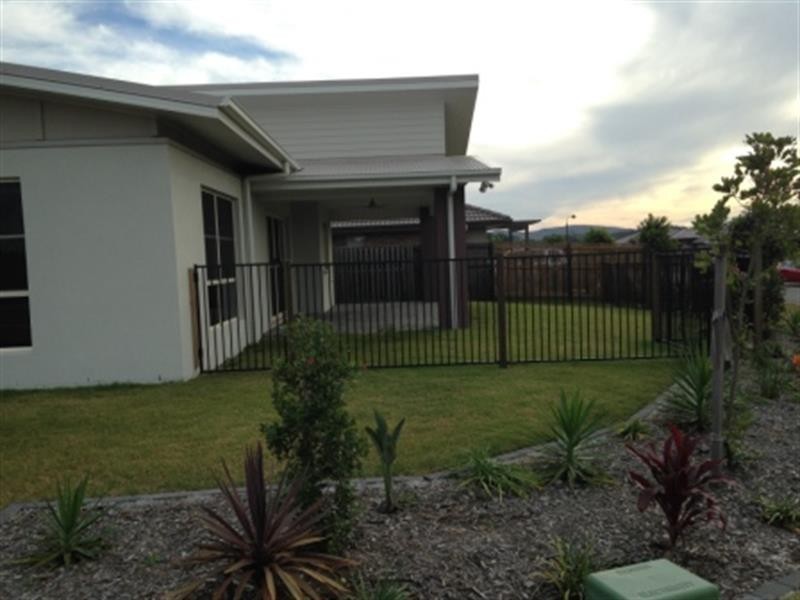 2 Undarra St, Pimpama QLD 4209